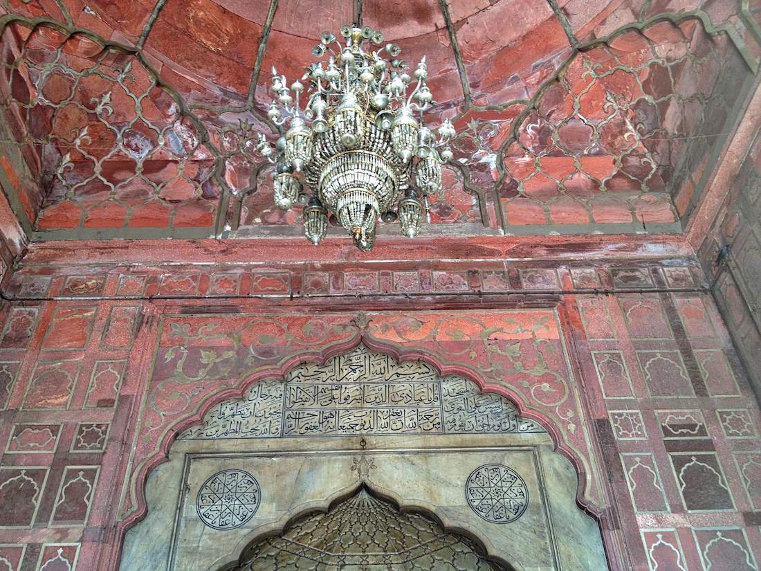 jama masjid chandelier 2