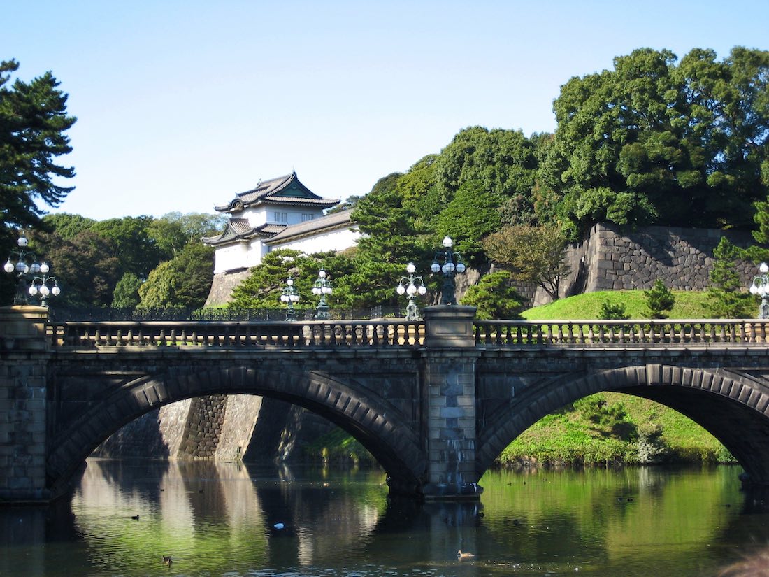imperial-palace-tokyo-bridge